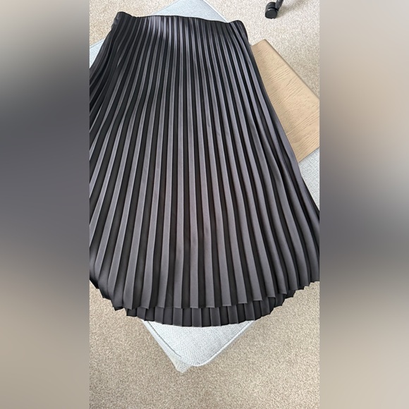 J. Crew Elegant Black Pleated A-Line Skirt - Picture 5 of 5